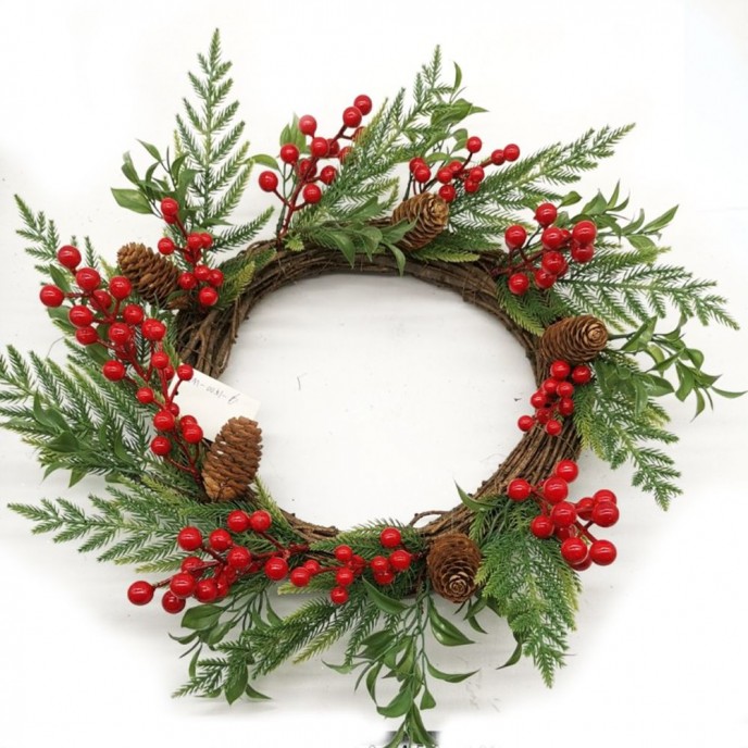  WILLOW WREATH WITH PLASTIC LEAFS AND BERRIES 42CM 